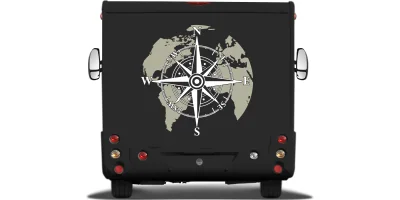 er Autoaufkleber Kompass mit Weltkarte auf Heck von dunklem Wohnmobil oder Wohnwagen