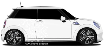 Autoaufkleber mit Mandala Motiv auf hellem PKW - Ansicht Farbauswahl