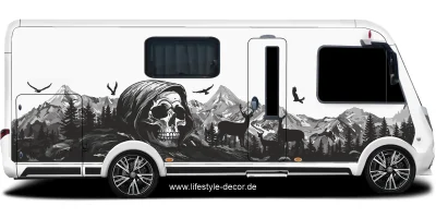 Autoaufkleber Mystisches Gebirge mit Totenkopf auf Wohnmobil