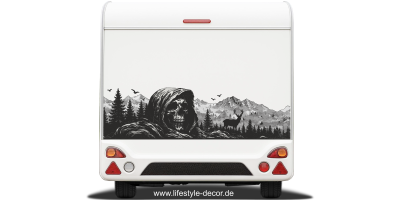 Autoaufkleber Mystisches Gebirge mit Totenkopf auf Heck von Wohnwagen oder Wohnmobil