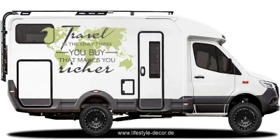 Autoaufkleber Travel is the only thing you buy that makes you richer auf hellem Camper