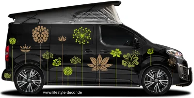 Bunter Autoaufkleber Blumenschuck auf dunklem Camper