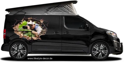 Eigenes Foto als Eigenes Foto als Autofolie Loch in der Wand auf dunklem Campervan