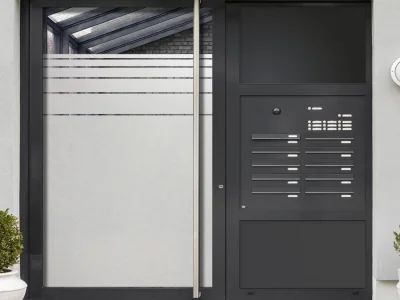 Fensterfolie Streifen 45/1 auf Haustür