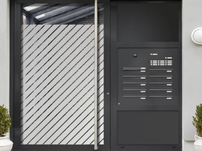 Fensterfolie Schrägstreifen 5/1 auf Eingangstür