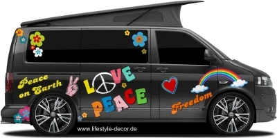 Hippieaufkleber Set Peace on Earth auf dunklem Fahrzeug