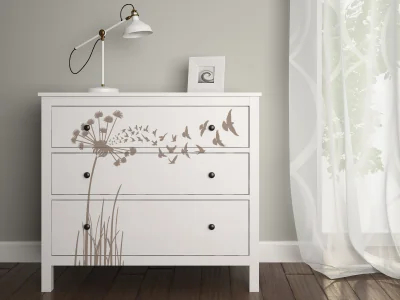 Möbeltattoo mit Löwenzahn