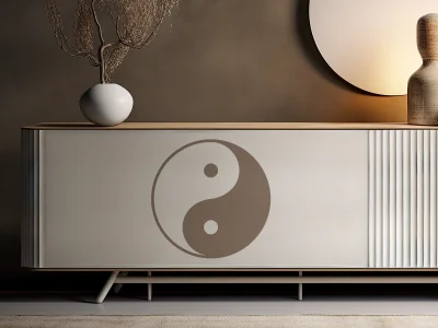 Möbeltattoo mit Yin und Yang Motiv