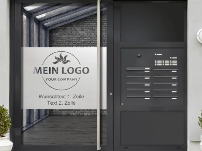 Sichtschutz Firmenlogo mit Wunschtext auf Eingangstür