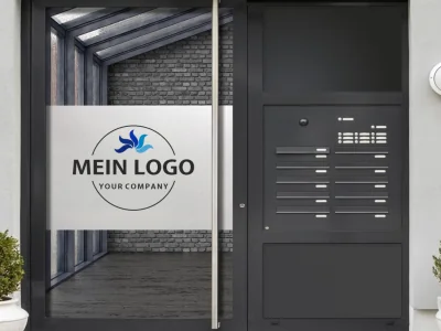 Sichtschutzfolie Firmenlogo gedruckt auf Eingangstür