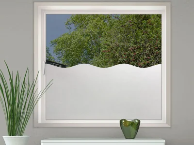 Fensterfolie mit wellenförmiger Oberkante