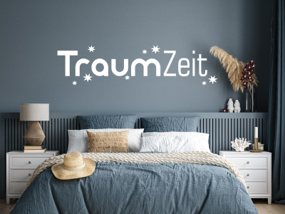 Wandtattoo Traumzeit über Bett